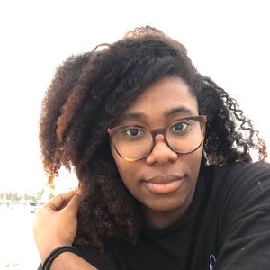 Meet your Posher, Arnelle